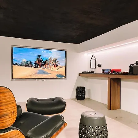 Belowzero Gallery *