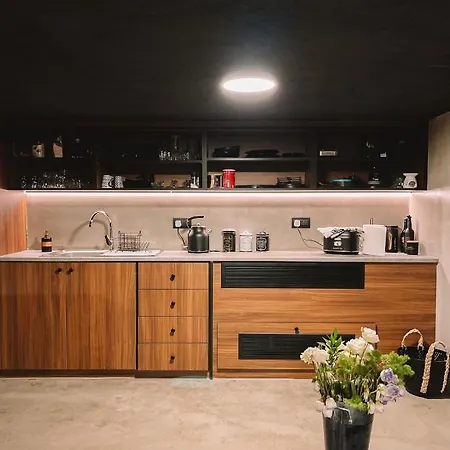 Belowzero Gallery リマソール