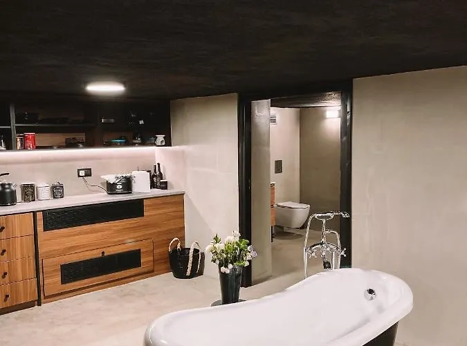 Belowzero Gallery * Limassol