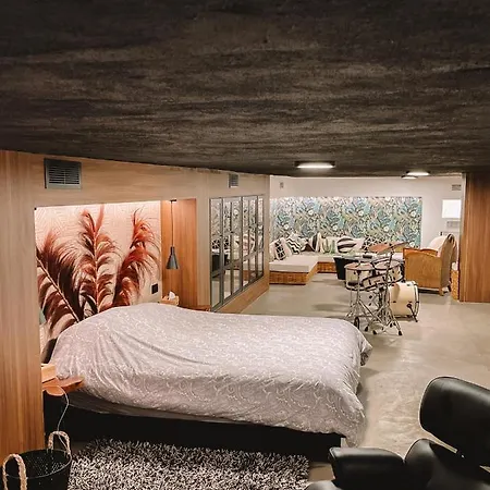 Belowzero Gallery * Limassol